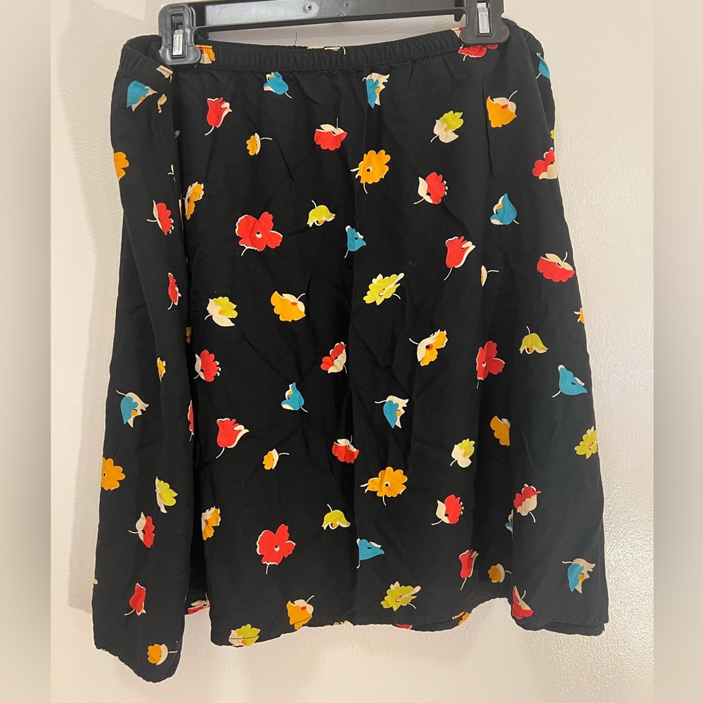 Eddie Bauer Black Mini Skirt with Floral Accents XL